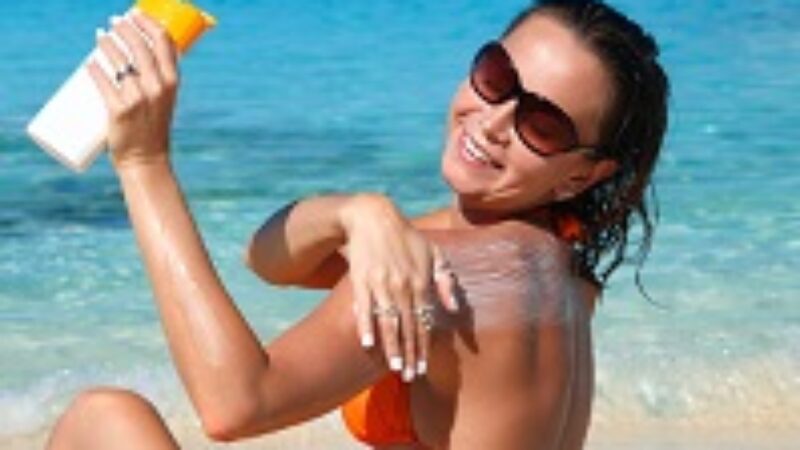 10 Spots Commonly Missed When Applying Sunscreen